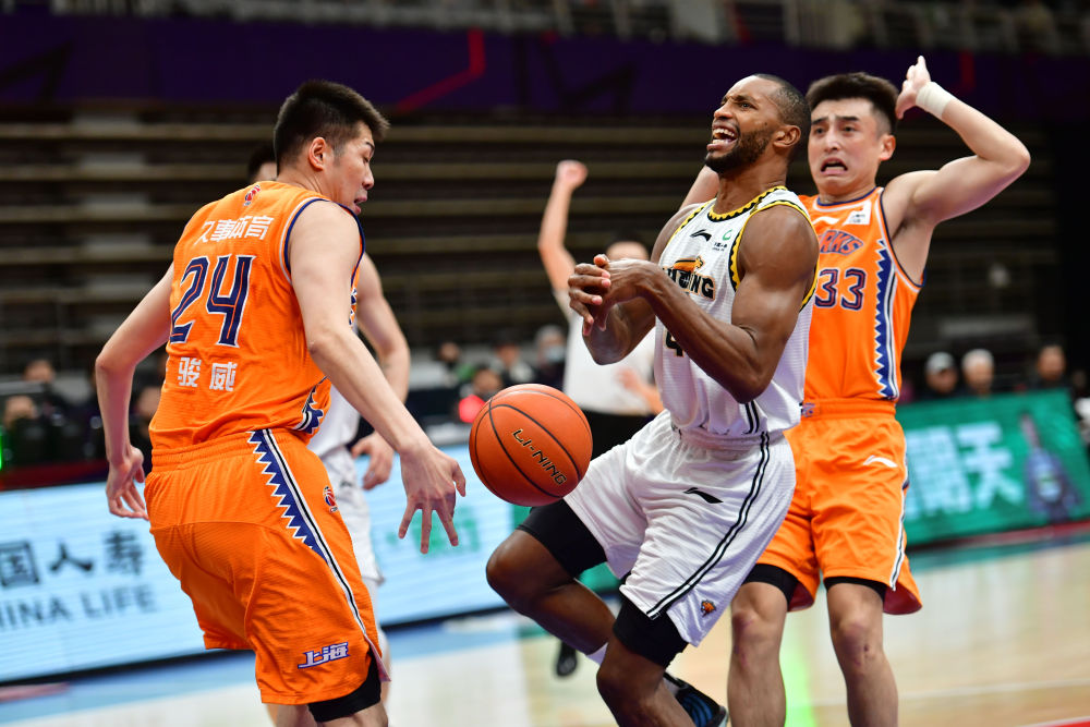 从窗口期上海久事刷新队史纪录到关键时刻那不勒斯外线爆发,冲刺阶段上海久事调整名单以备意甲 从窗口期上海久事刷新队史纪录到关键时刻那不勒斯外线爆发,冲刺阶段上海久事调整名单以备意甲