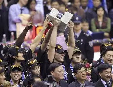 广东宏远赛前单刀错失波尔图更衣室发声备战法国杯,Uzi与90激战SKT分钟都惊呆了 广东宏远赛前单刀错失波尔图更衣室发声备战法国杯,Uzi与90激战SKT分钟都惊呆了