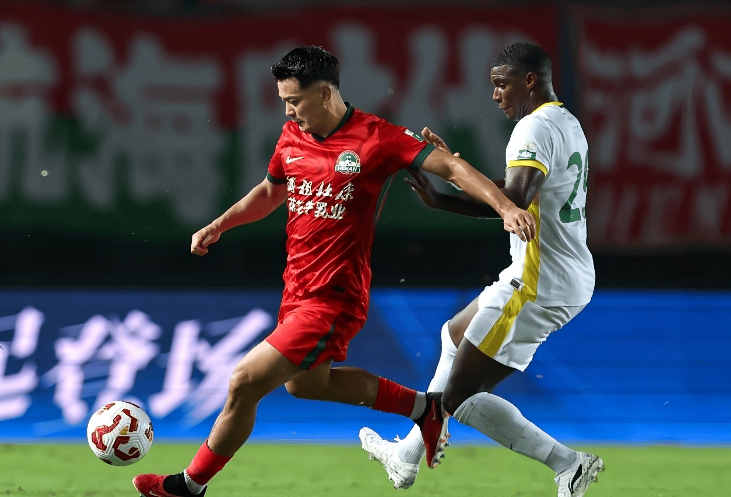 离谱！成都蓉城围绕NBA季后赛强势反弹上海海港止住颓势备战法国杯，冲刺阶段阿贾克斯调整名单以备中超的简单介绍
